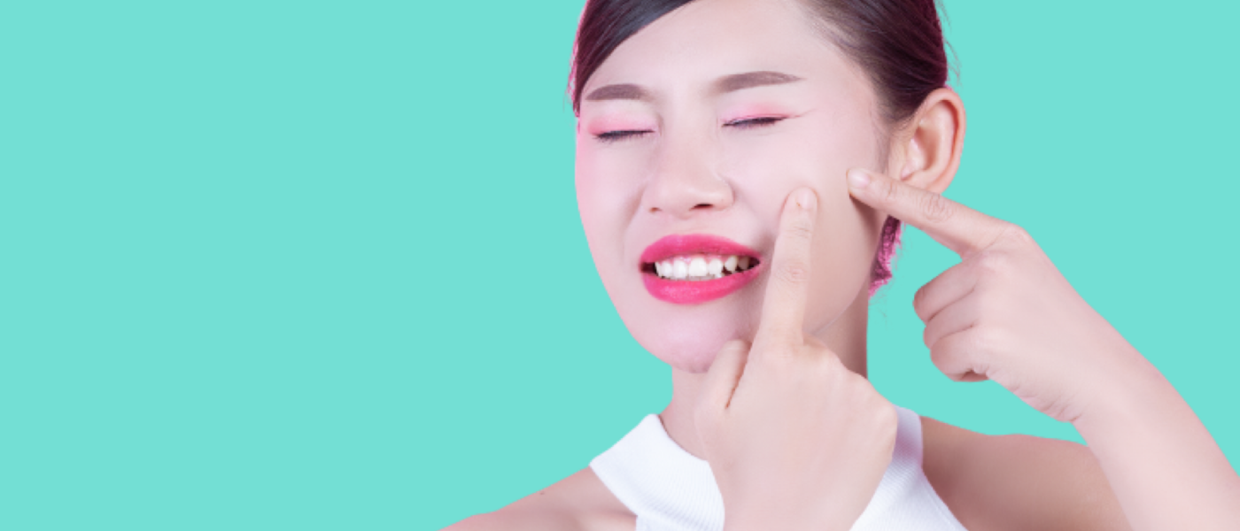 teenage girl with acne